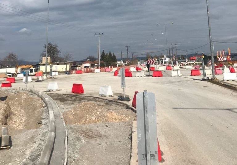 Προχωρά η κατασκευή κόμβων στην οδό Λάρισας-Φαρσάλων